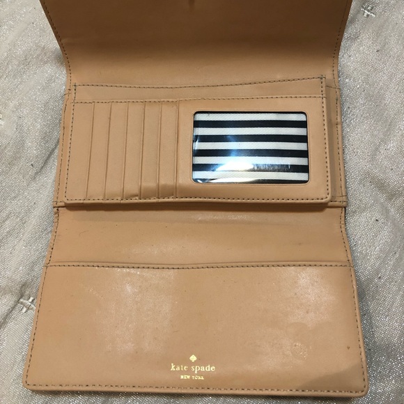 Kate Spade ivory and black wallet - Picture 2 of 3